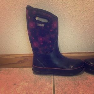 Girls Bogs size 4